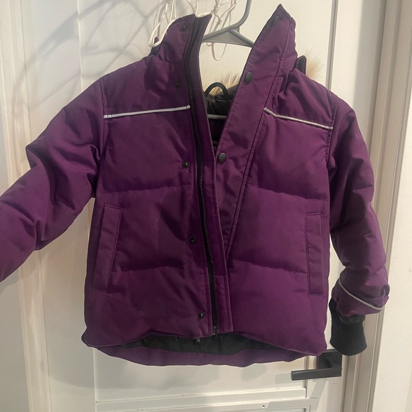 Girls Canada Goose Jacket - Picture 3 of 5